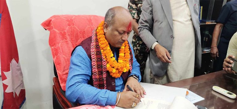 मधेश सरकारको १०० दिनको उपलब्धि : १ लाख ५० हजार टन मल वितरण, क्रिकेट रंगशालाको डीपीआर