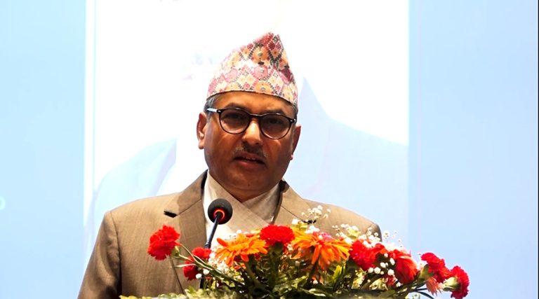हाम्रो काम धान्न सक्नेमात्र ऋण लिने अवस्था बनाउने हो : गभर्नर 