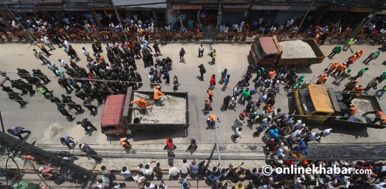 न्यूरोडमा महानगर र सडक विभाग आमनेसामने