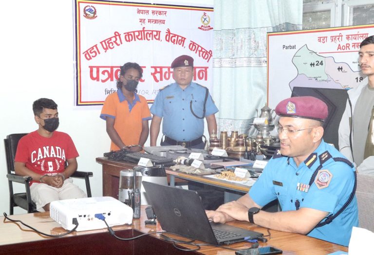 १ करोडभन्दा बढीका सामान चोरी गर्ने २ जना पक्राउ