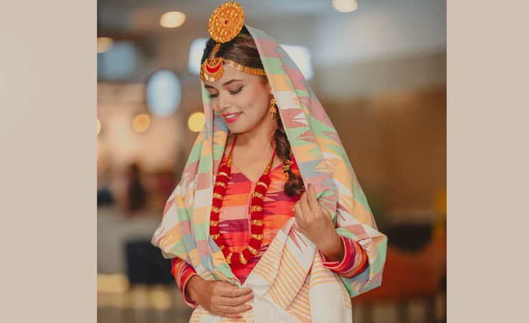 नुमाको अवतारमा उषाको सौन्दर्य (तस्वीर)