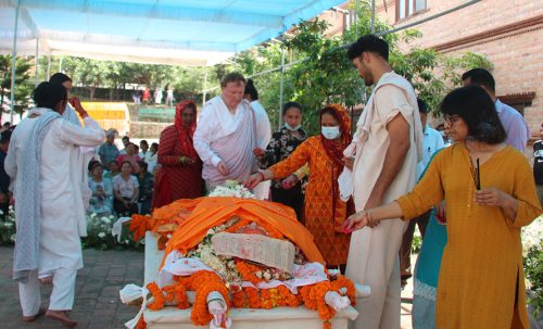 द्वारिकाज होटलकी संस्थापक अम्बिका श्रेष्ठको पशुपतिमा अन्त्येष्टि   