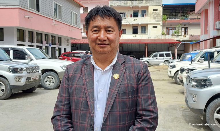 बागमतीको मुख्यमन्त्रीमा कांग्रेसका बहादुर लामाले आज दाबी पेश गर्दै