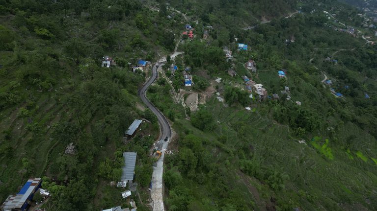 म्याग्दी बाँसबोटको सडक १५ वर्षपछि कालोपत्र
