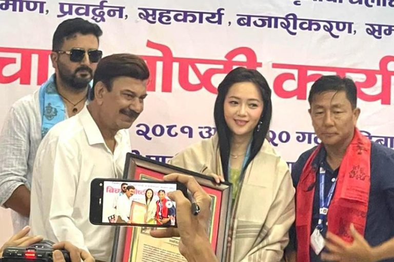 ऐन अभावले आदिवासी फिल्म ओझेलमा : भुवन केसी