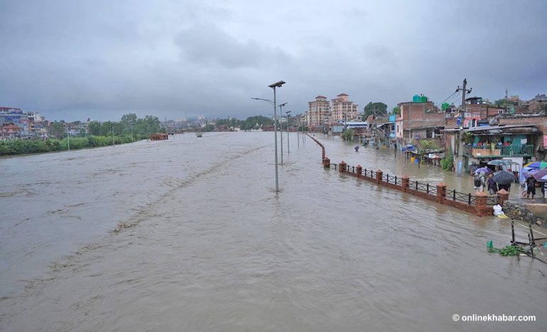 काठमाडौंमा भीषण बाढी (तस्वीरहरु)