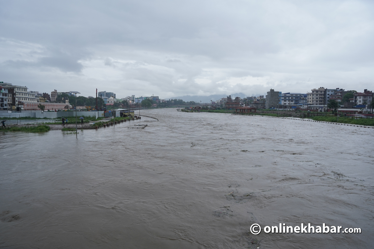 काठमाडौंमा बाढीको वितण्डा (तस्वीरहरु)