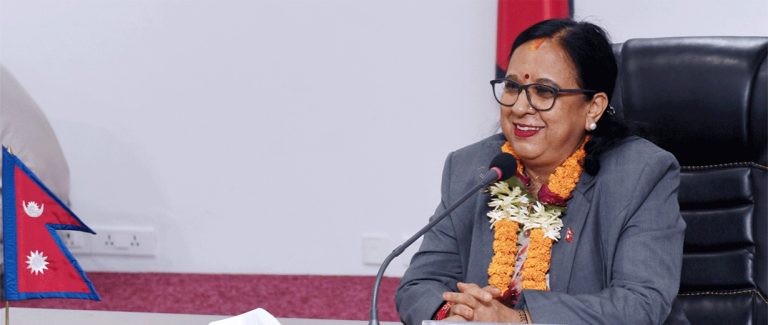 लीलादेवी गड्तौला बनिन् पहिलो महिला मुख्यसचिव