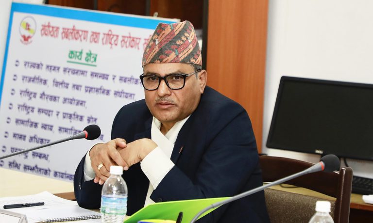 सहकारी छानबिन समितिले गर्‍यो गभर्नरसँग छलफल
