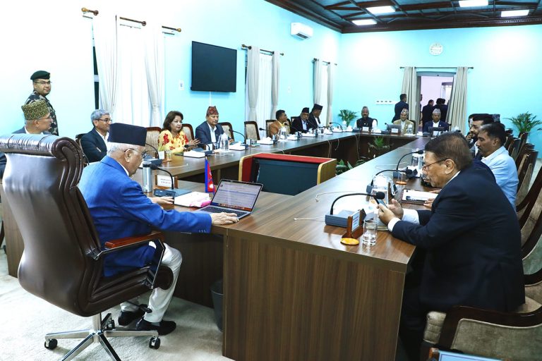 सिंहदरबारमा मन्त्रिपरिषदको बैठक सुरू