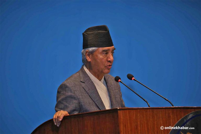 ओलीको नेतृत्वमा मुलुकले उन्नतिको बाटो समात्नेछ : देउवा