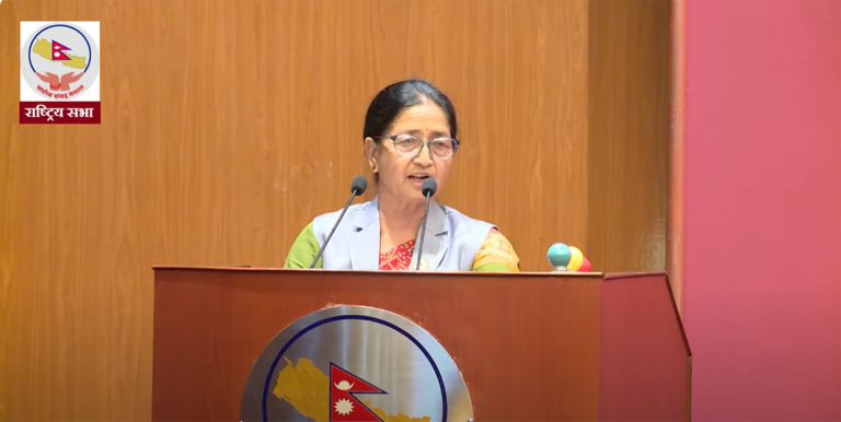 सांसदको प्रश्न : नेताले पाँच पुस्ता पुग्ने कमाउँदा जनता भोकै मर्छन् किन ?