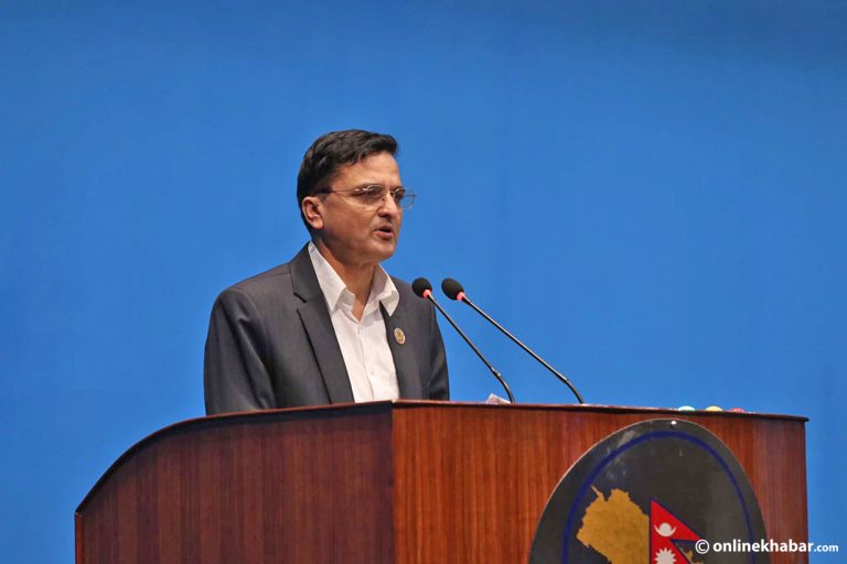 योगेश भट्टराईको प्रस्ताव : सशस्त्र सुरक्षा बल भनौं, प्रहरी शब्द हटाऊँ
