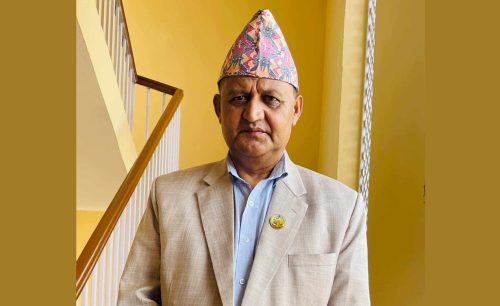 शंकर पोखरेलको पक्षमा उभिंदा आचार्यलाई मुख्यमन्त्री पुरस्कार