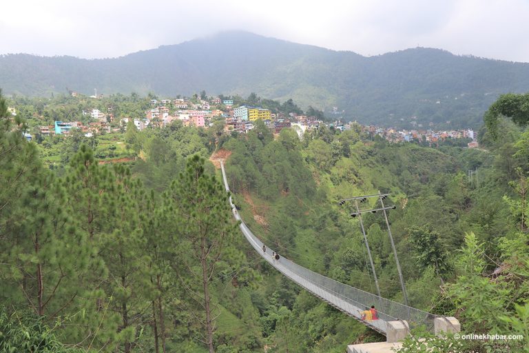 रेसुङ्गाका २ वडा जोड्न निर्माण गरियो ३५७ मिटरको झोलुङ्गे पुल