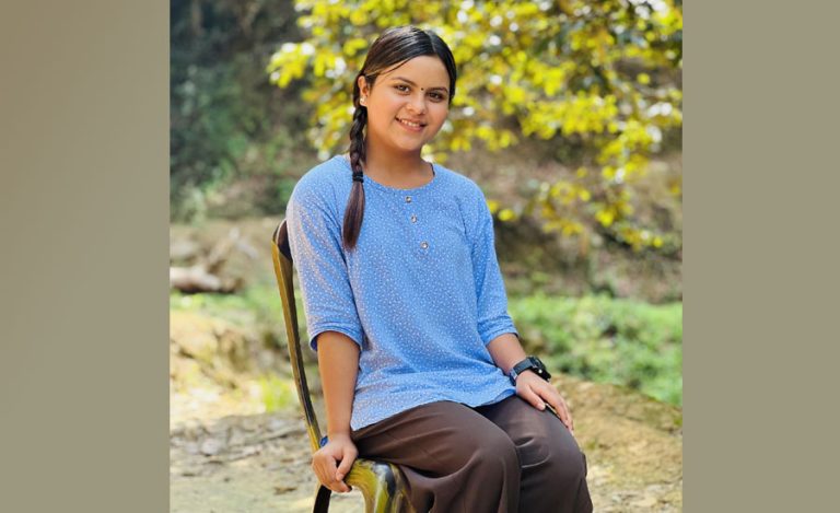 ‘माइली’बाट फिल्ममा डेब्यु गर्दै गायिका कमला घिमिरे
