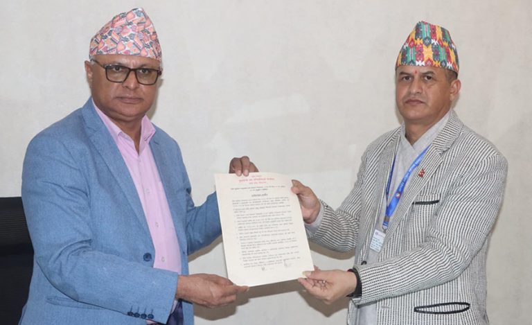 कोशीमा मुख्यमन्त्रीले गरे प्रमुख सचिवसँग कार्यसम्पादन सम्झौता 