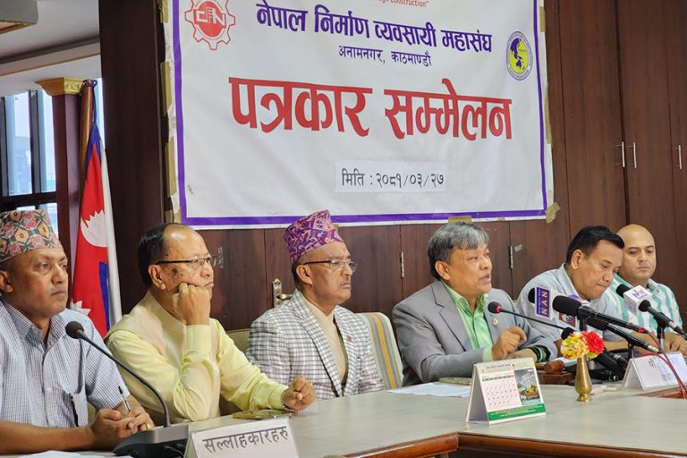 ‘रकमान्तरमा पहुँचवालाको हालिमुहाली, सोझा व्यवसायी मारमा’