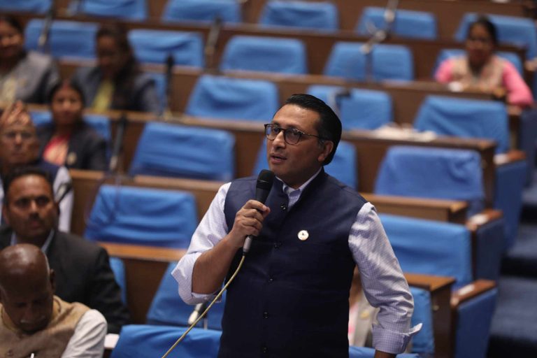 बेचन झा पक्राउ परेपछि सरकार ढाल्ने प्रपञ्च रचियो : स्वर्णिम वाग्ले