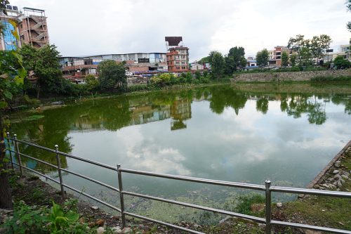 संरक्षणको पर्खाइमा ललितपुरको न्हुँ पोखरी
