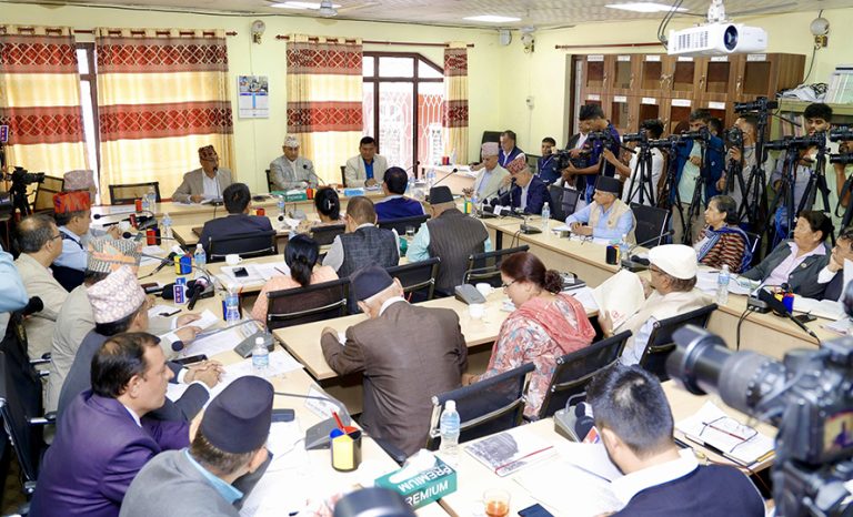कागजात नकेलाई निजामती विधेयकमा चलखेलको आशंका