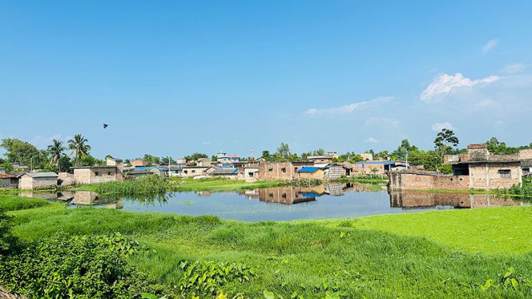 सडकमा ढल नबनाउँदा बस्ती डुबान