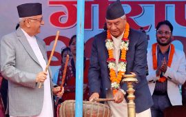 फरक मत राख्नेलाई ओलीको डण्डा, देउवाको पुरस्कार