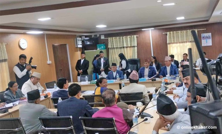 प्रधानमन्त्री ओली राज्य व्यवस्था समितिको बैठकमा
