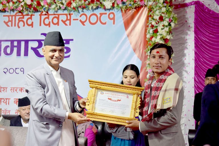 अनलाइनखबरकर्मी खत्रीलाई प्रादेशिक पत्रकारिता पुरस्कार