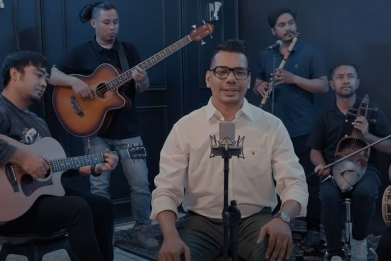 वैदेशिक रोजगारीको कथामा शिव परियारले ल्याए ‘आमा’