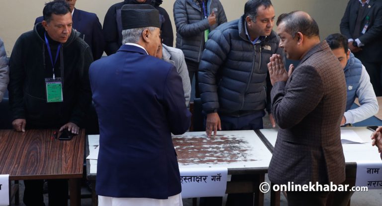 कांग्रेस बैठकमा गगनले भने– पूर्व सभापति देउवालाई स्वागत छ