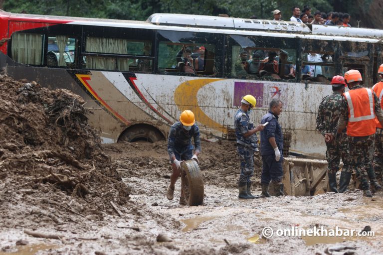 पृथ्वीराजमार्ग २ घण्टाका लागि पूर्णरुपमा बन्द