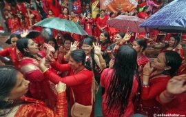 आज हरितालिका तीज, पशुपति लगायतका शिवालयहरूमा व्रतालुहरूको घुइँचो   