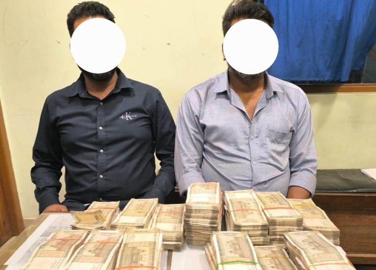 कपिलवस्तुबाट साढे २० लाख भारुसहित २ भारतीय नागरिक पक्राउ