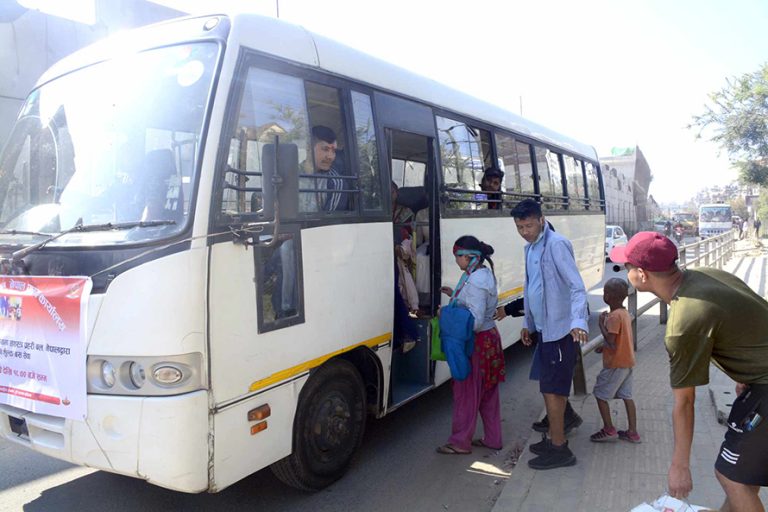 दशैंको २ दिन रिङरोडमा सशस्त्र प्रहरीले चलायो निःशुल्क बस