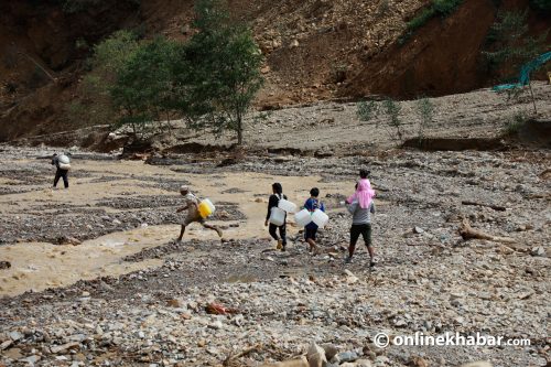 बाढीपहिरो पीडितलाई लागेन ‘फूल र बत्तीको झिलिमिली’