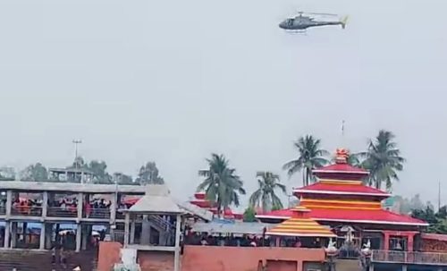 छिन्नमस्ता र कंकालिनी मन्दिरमा हेलिकप्टरबाट पुष्प वृष्टि