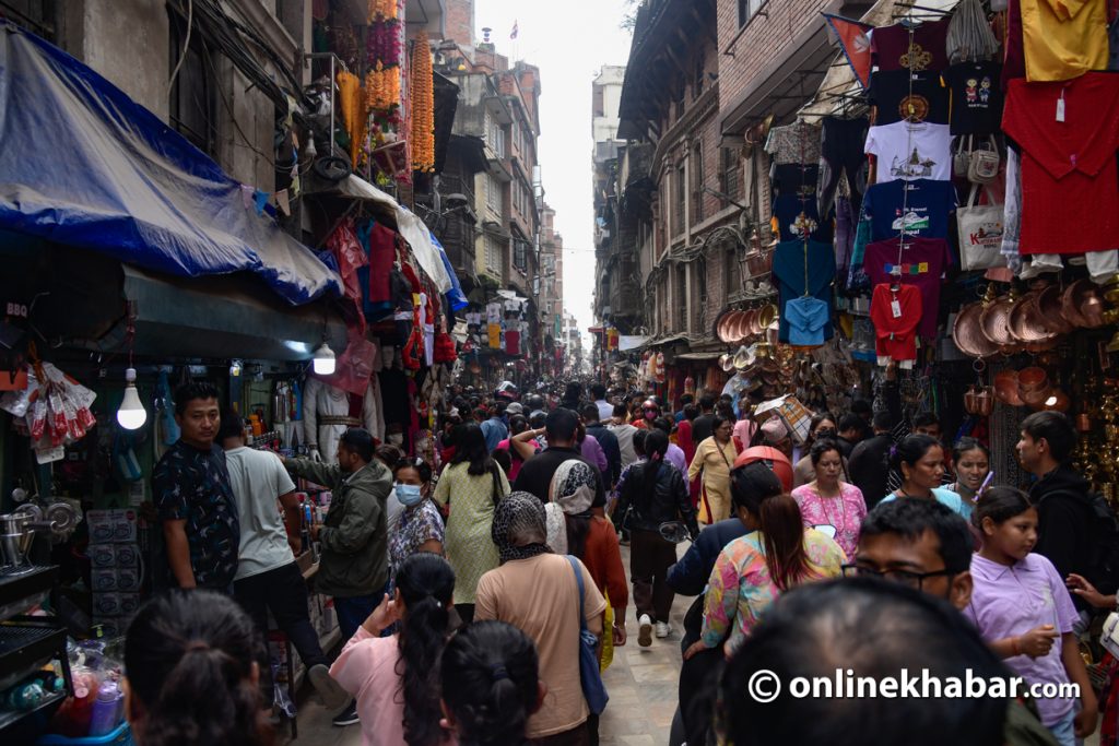 दशैंले छपक्कै छोपियो असन (तस्वीरहरु)
