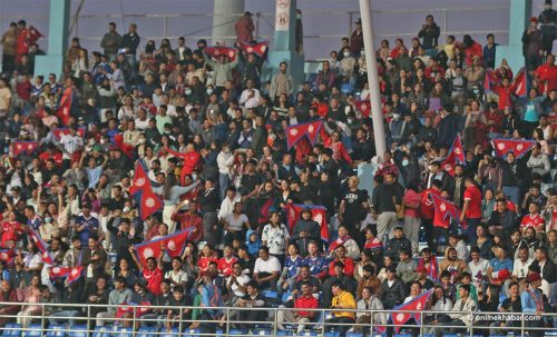 दर्शकले भरियो रंगशाला (तस्वीरहरु)