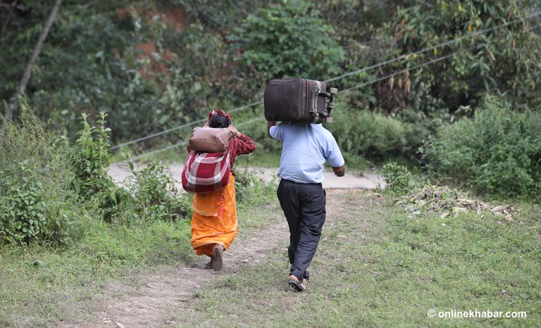 दशैंमा बसाइँ जानेहरूका कथा