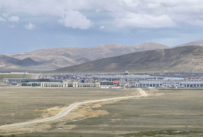 चीनतर्फ झलमल, नेपालतर्फ अझै अलमल