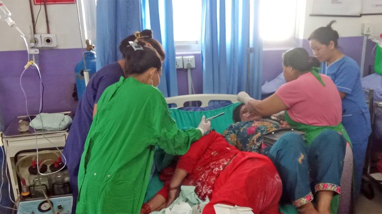 लमजुङमा जिप दुर्घटना हुँदा २२ जना घाइते, ५ जना भरतपुर रेफर