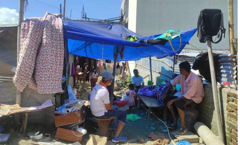 नख्खुका बाढीपीडित भन्छन् :  गाँस त वडाले दियो, बास कहाँ बस्‍ने ?