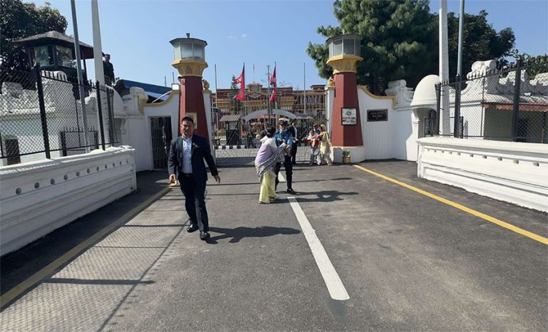 शितलनिवास अगाडि प्रदर्शन गरेको आरोपमा तीन पक्राउ