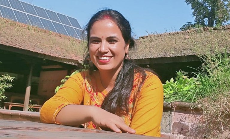 कमेरो माटो र ढिकीमा कुटेको चिउरा