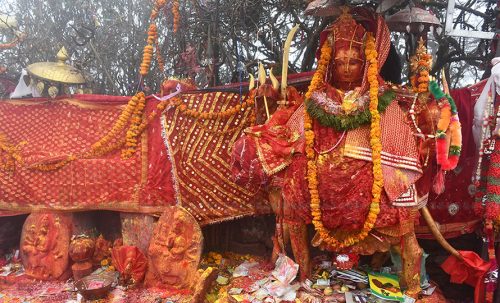 अवरुद्ध सडक खुलेपछि पाथीभरामा तीर्थयात्रीको चहलपहल बढ्यो