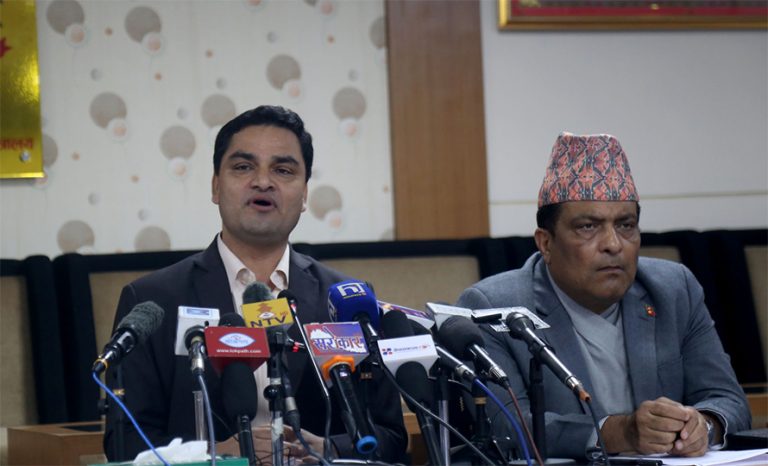 स्वास्थ्य बीमाबाट ५ लाखसम्मको उपचार खर्च व्यहोर्ने स्वास्थ्य मन्त्रालयको योजना