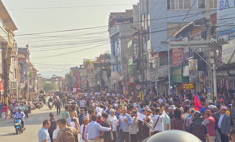 रवि पक्राउविरुद्धको प्रदर्शनमा रास्वपाले खोज्यो पोखरेलीको साथ