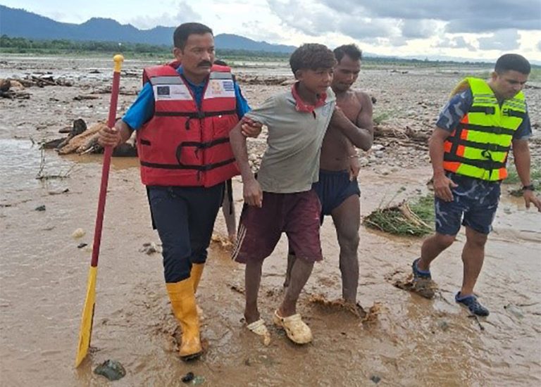 राप्ती नदीमा खसेका बालकको सकुशल उद्धार
