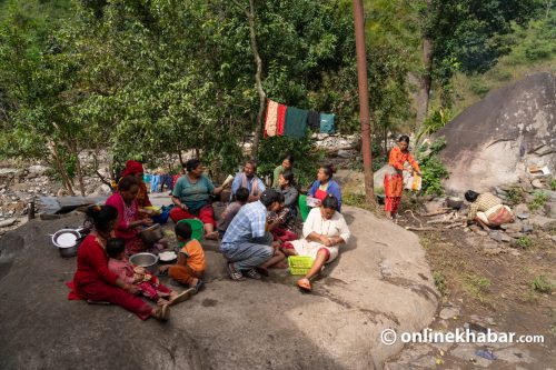 चिसोमा साढे ५ हजार बाढीपीडित परिवार त्रिपालमुनि
